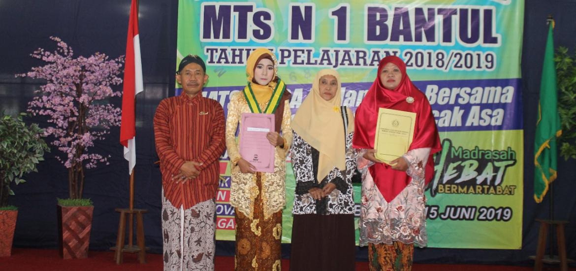 Siswa berprestasi MtsN 1 Bantul