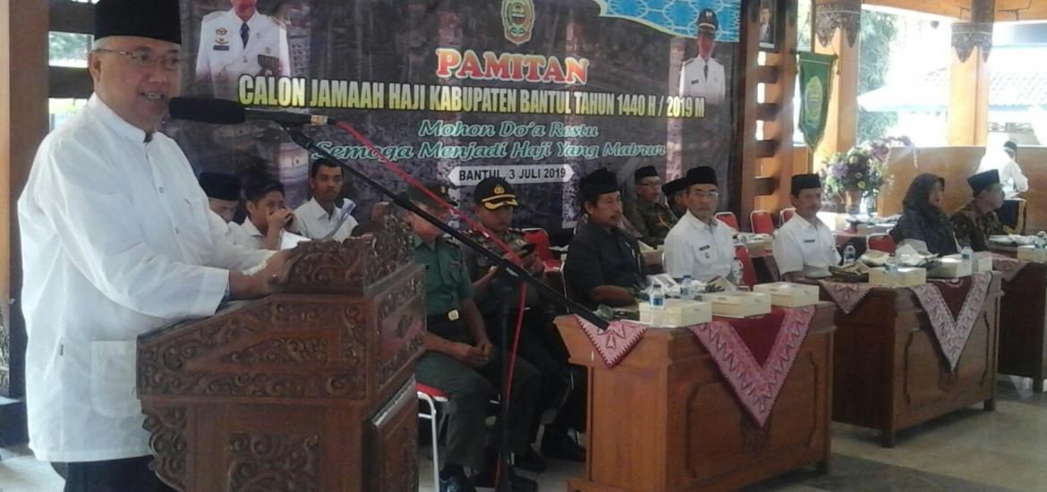 Bupati Bantul memberi doa restu jemaah haji