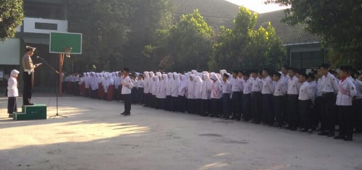 Kapolsek memberi amanat