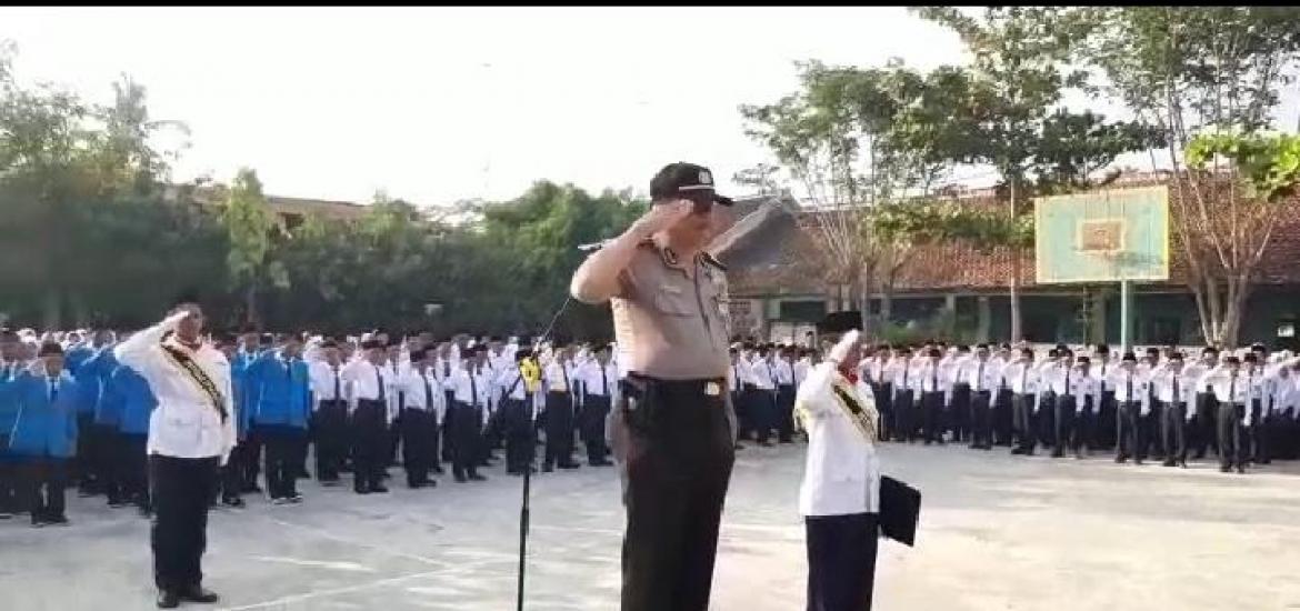 Kanit Binmas Polsek Bantul Pembina Upacara