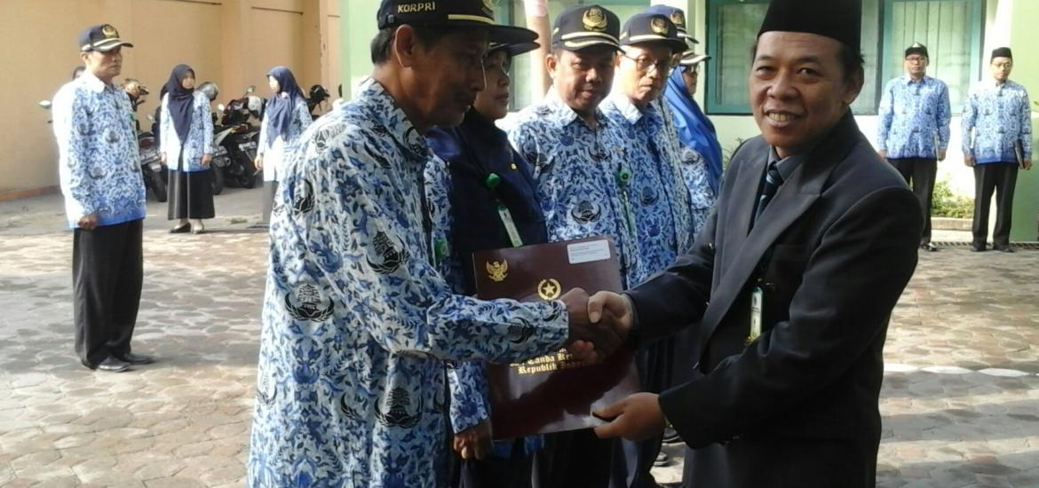 Kepala Kantor sampaikan satya lancana karya satya