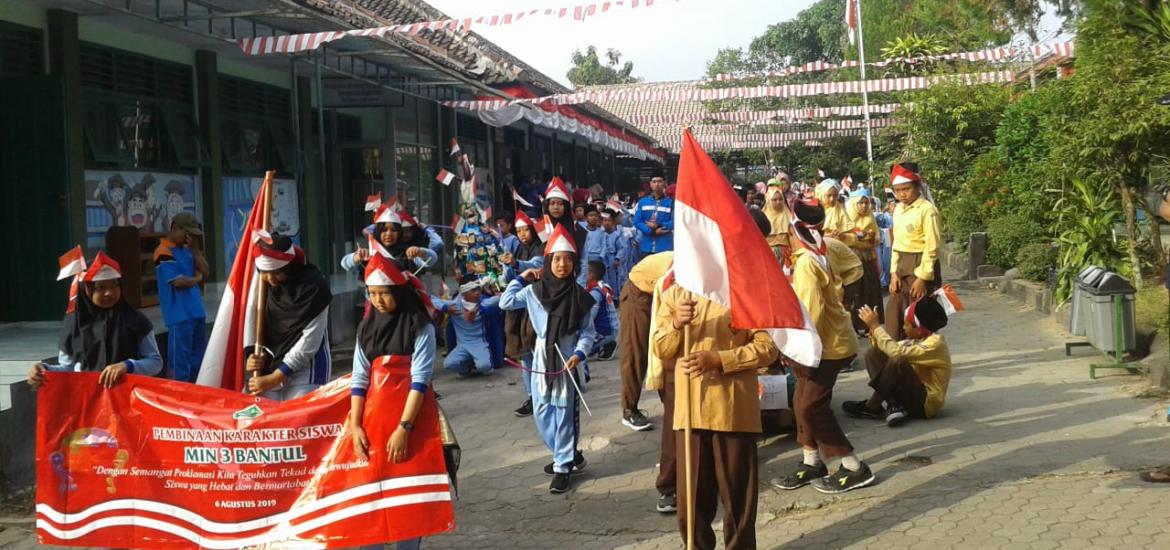 Pawai kemerdekasn MIN 3 Bantul