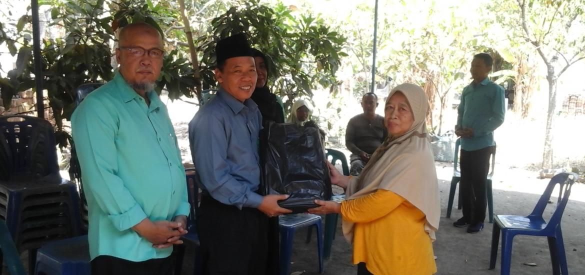 Kakan kemenag beri taliasih