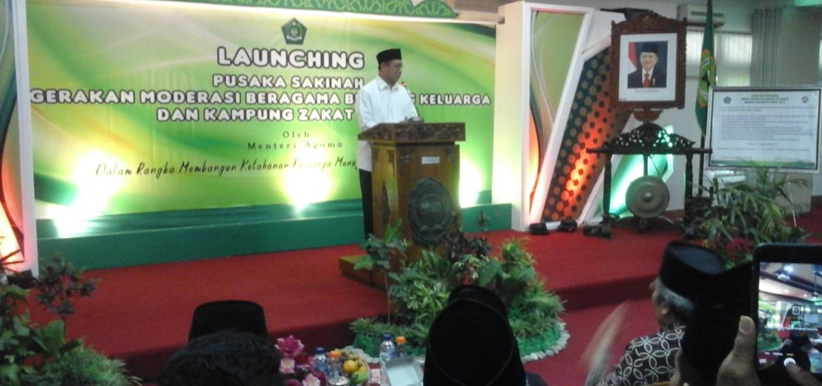 Menag memberi sambutan