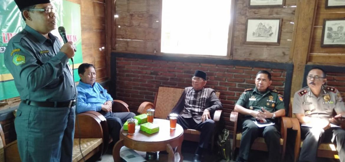 Kakanwil beri pembinaan