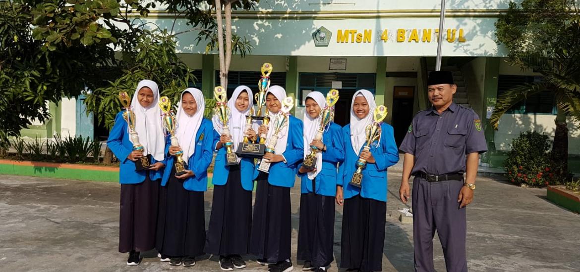 Juara drumband MTs4 Bantul