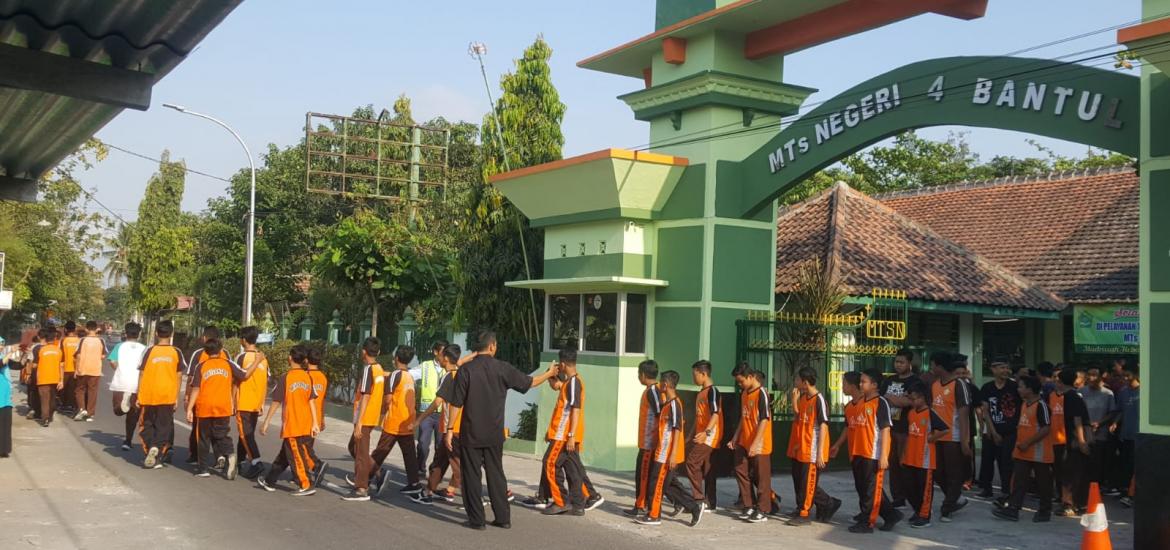 Jalan sehat MTsN 4 Bantul