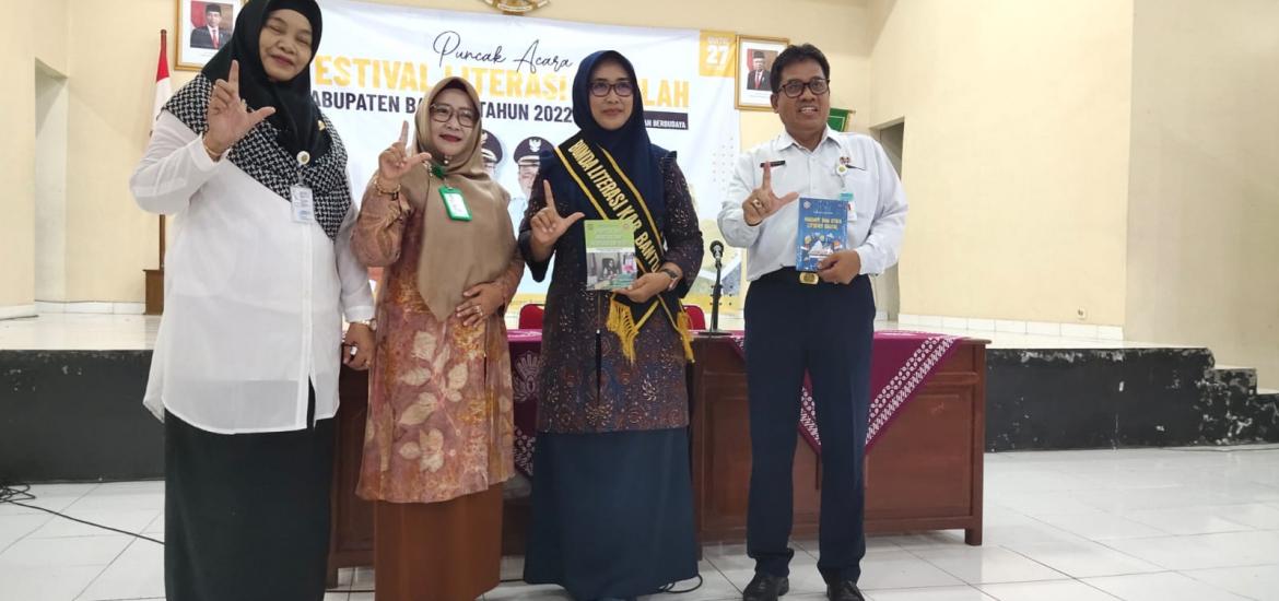 Persembahan Dua Buku Solo Karya Kepala MTsN 6 Bantul Untuk Bunda ...