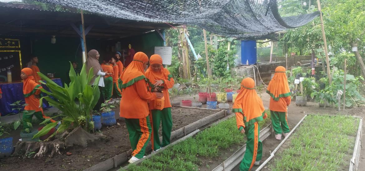 MI Al Muhtadin Plumbon