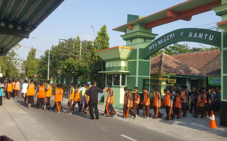 Jalan sehat MTsN 4 Bantul
