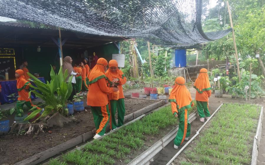 MI Al Muhtadin Plumbon